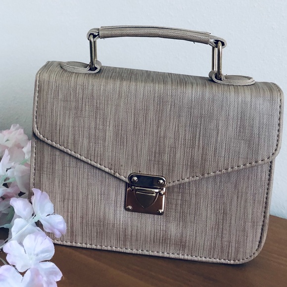 NWT Small Wallet for Young Girls - Picture 4 of 9